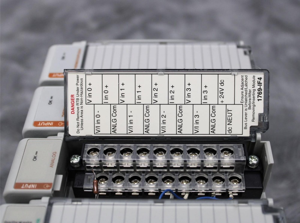 Allen-Bradley 1764-24BWA MicroLogix 1500 Programmable Controller w/ I/O Modules
