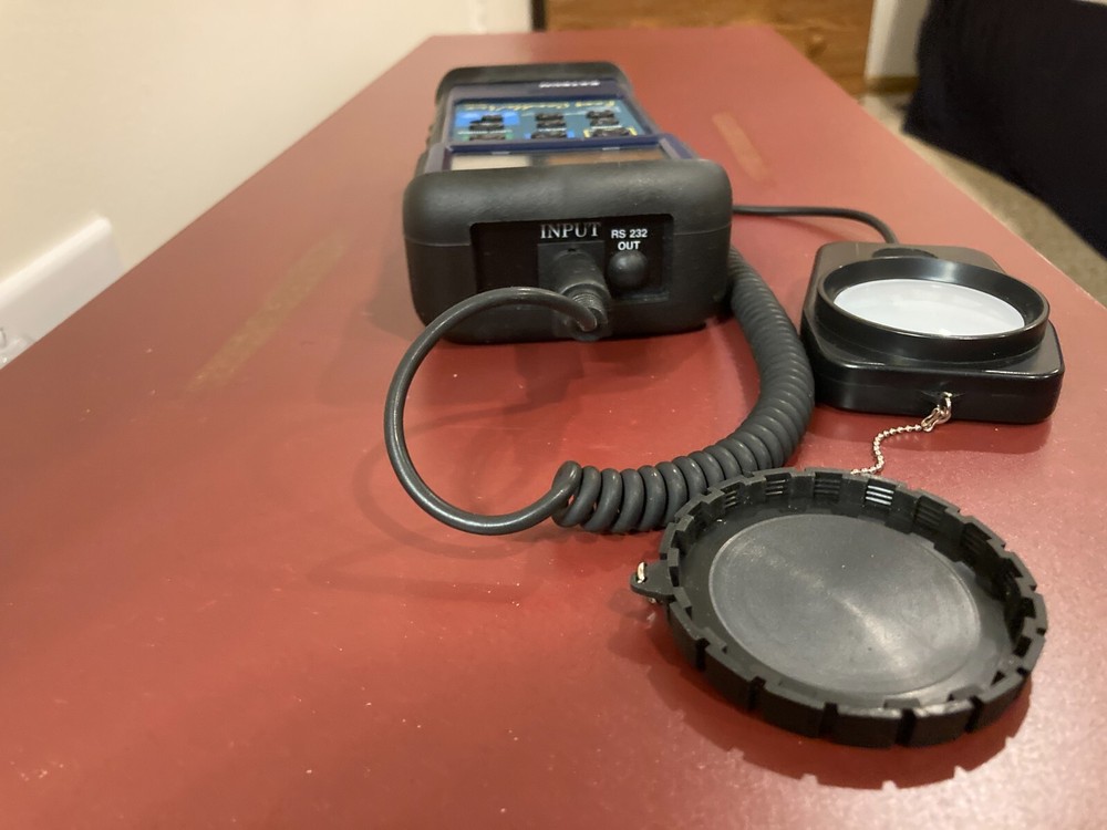 EXTECH LIGHT METER - 3 RANGES, 2 UNITS OF MEASURE, 4 SOURCE TYPES