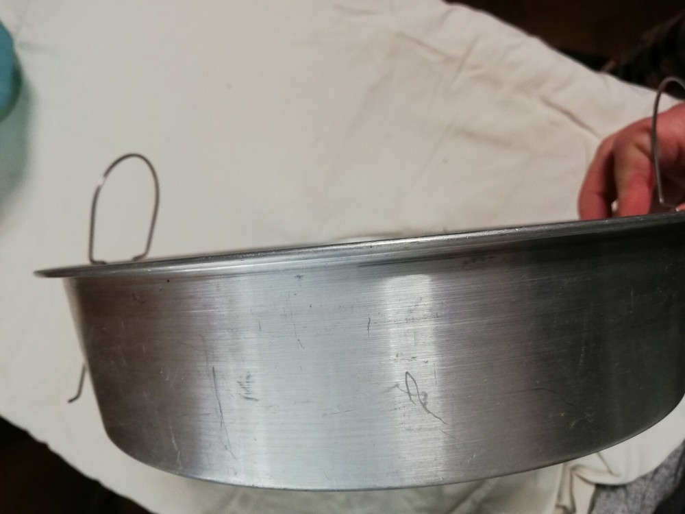 VINTAGE ALUMINUM PAN