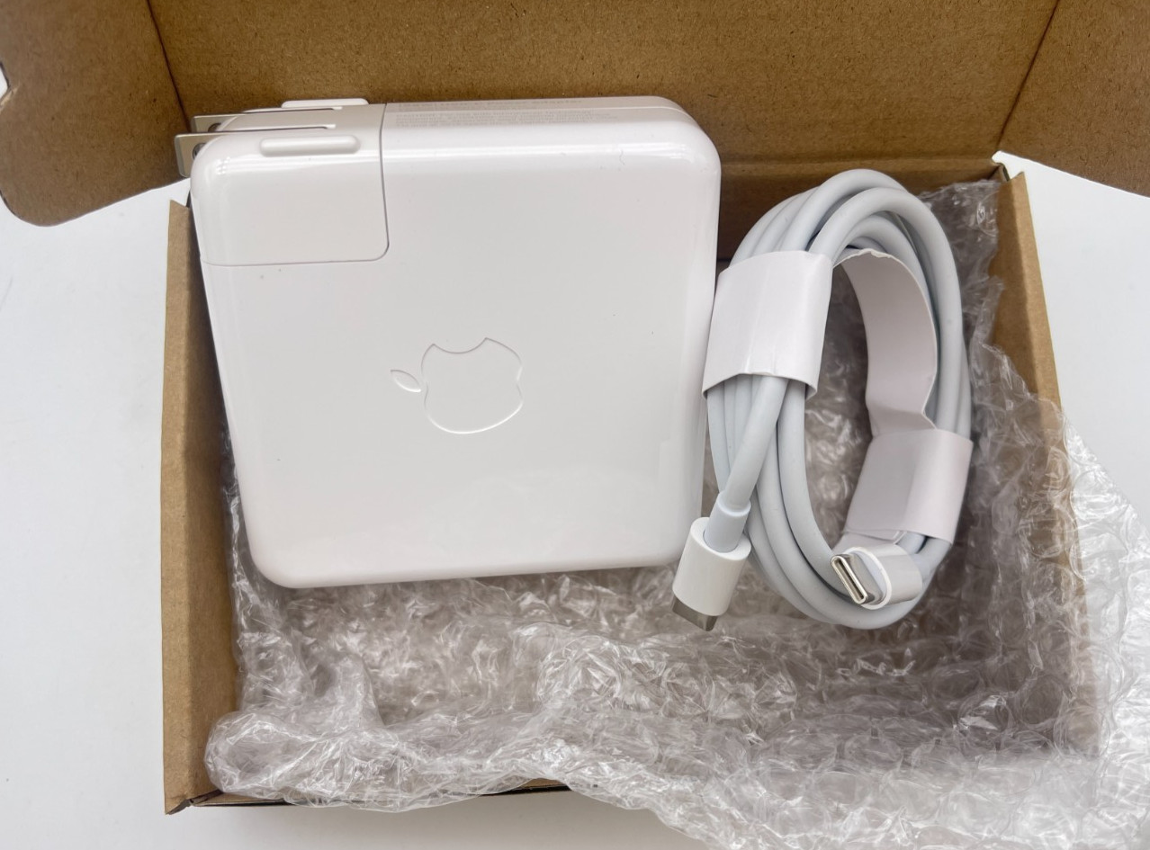 Genuine 96W Type-C Rapid Charger for Apple MacBook Pro 16-inch （with Cable）NEW !