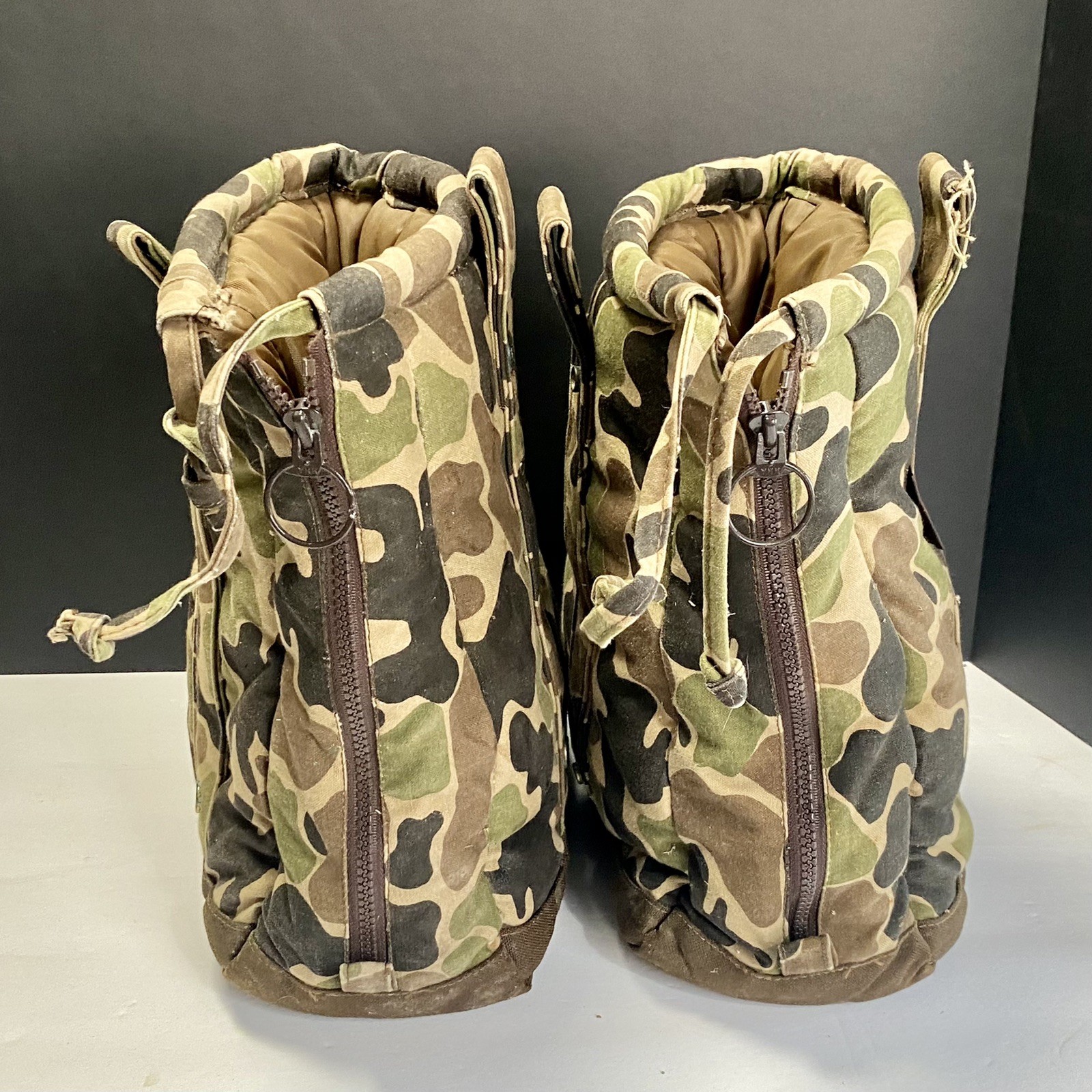 Icebreaker Insulated Boot Covers Blankets Size Medium Camouflage Hunting Vintage