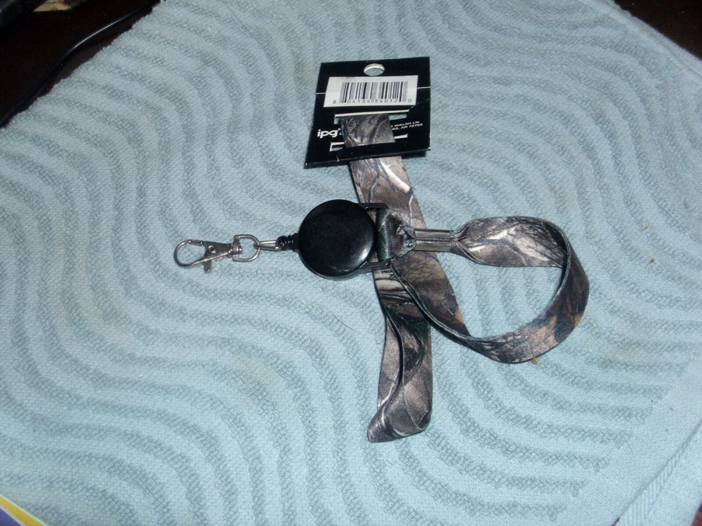 Real Tree Camo Retractable Lanyard