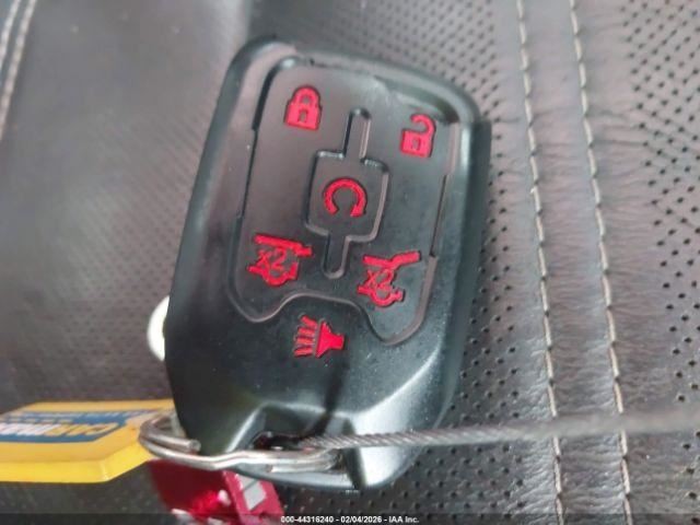 YUKON 2015 Glove Box 5008556