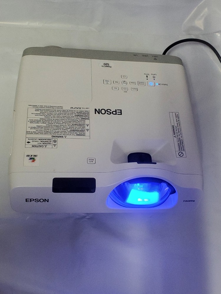 Epson PowerLite 520 Projector 2700/Test Working