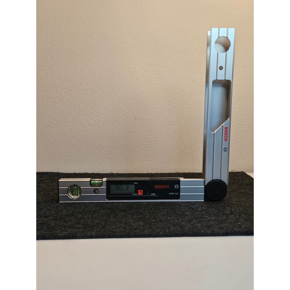 Bosch DWM 40L Digital Angle Finder Protractor Level with Case and LCD Display