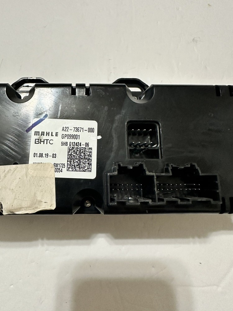 2018-2024 Freightliner Cascadia Temperature Control Module A22-73671-000 OEM