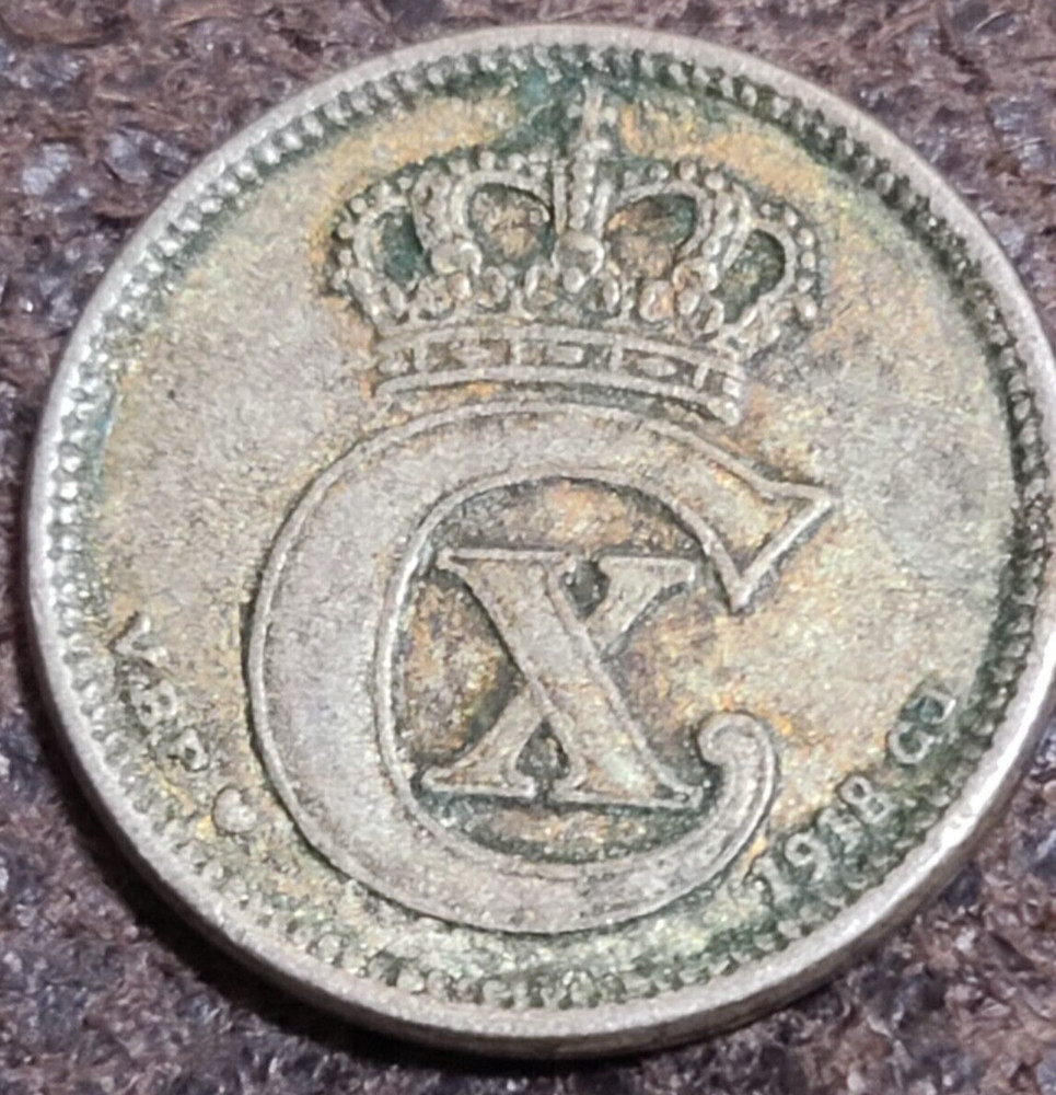 1918 Denmark 10 Ore - VERY FINE Condition!