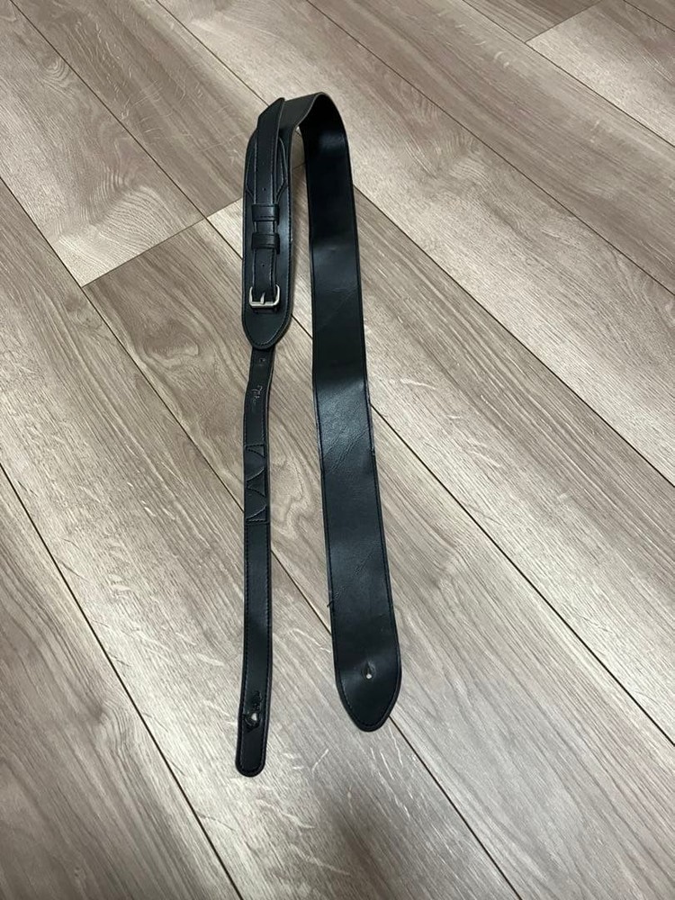 Takamine black Leather Guitar Strap Adjustable Comfortable Made Stylish E315
