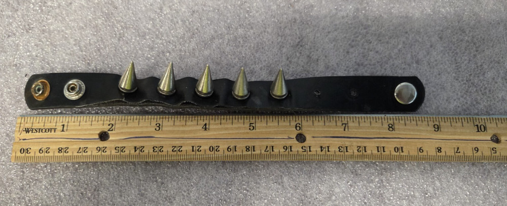 BRACELETE - SPIKED - LEATHER - BLACK - 8.5"