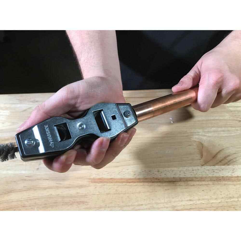 Husky 6-in-1 Fitting Brush