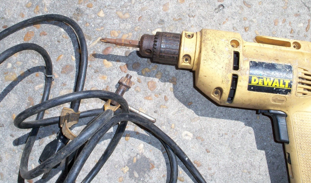 DEWALT 3/8" VSR DRILL, TYPE 1, 120 V, 0-2500 RPM