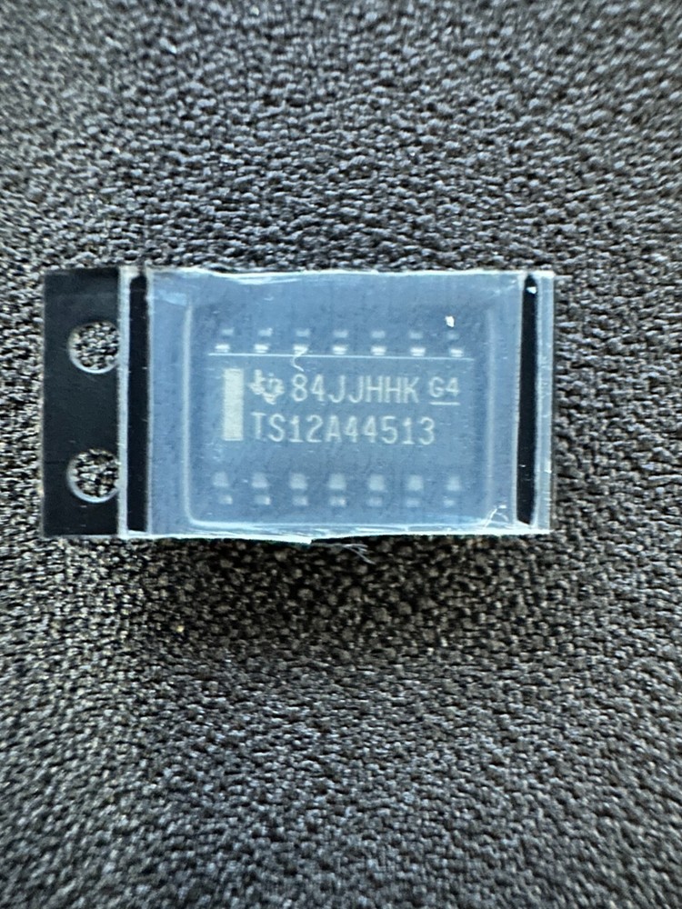 Texas Instruments TS12A44513DR Analog Switch ICs (A54)