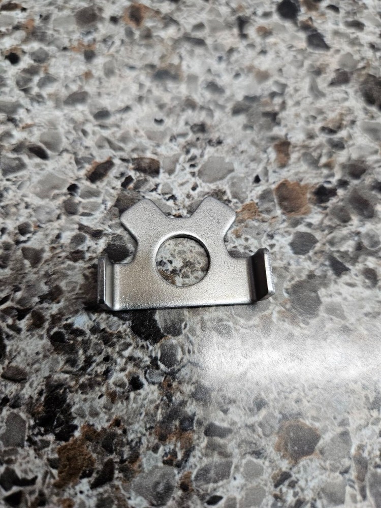 CUMMINS LOCK PLATE 3914708