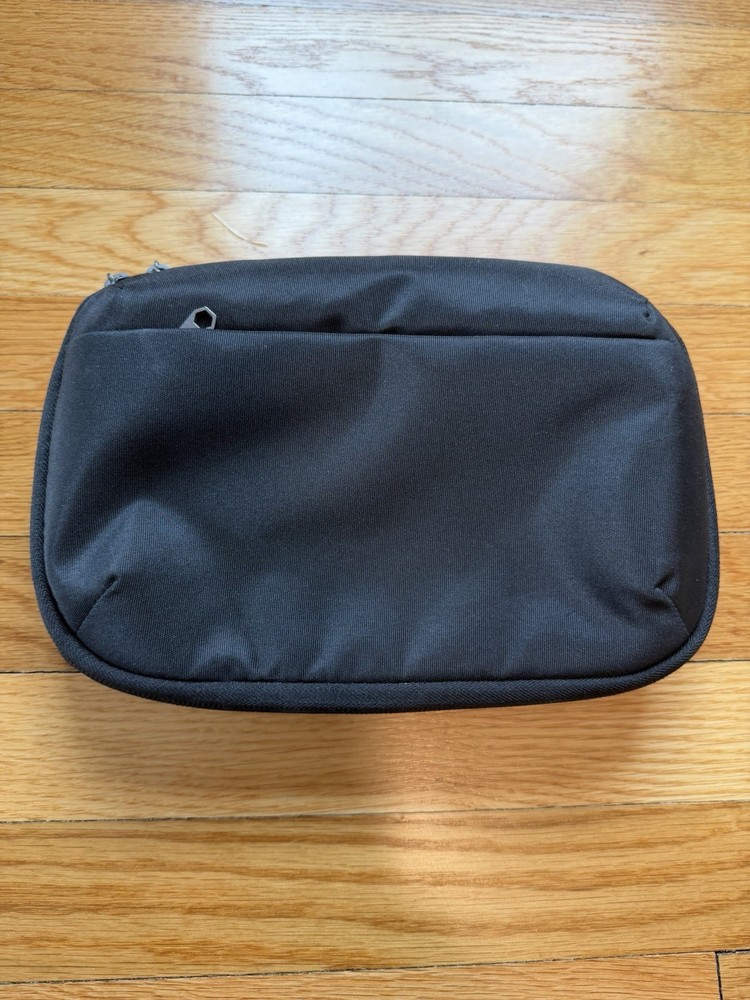 Solgaard Duo Hanging Toiletry Kit