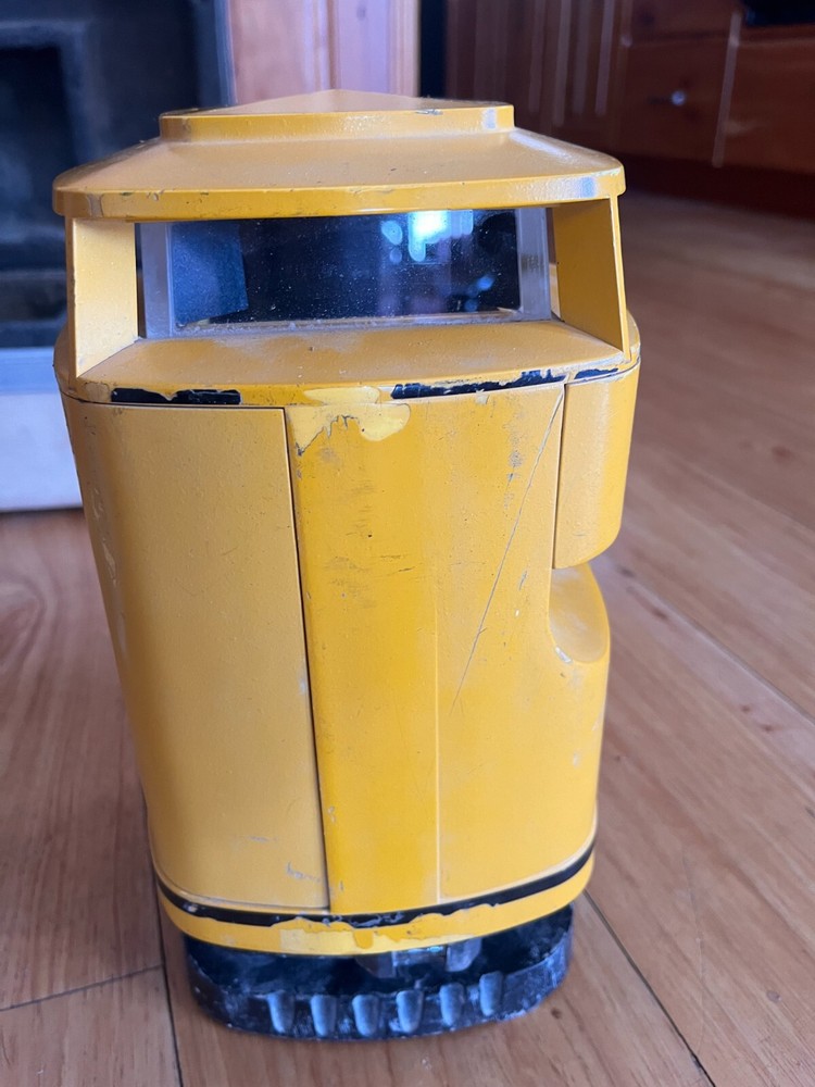 Laser Alignment Laser Beacon LB1 model 3929 With Case UNTESTED