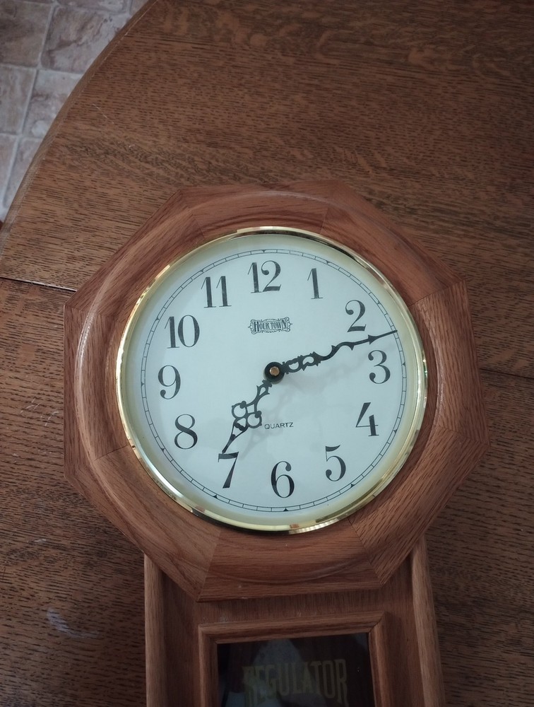 Hour Town Regulator Clock (Untested) Needs Some Cleaning)