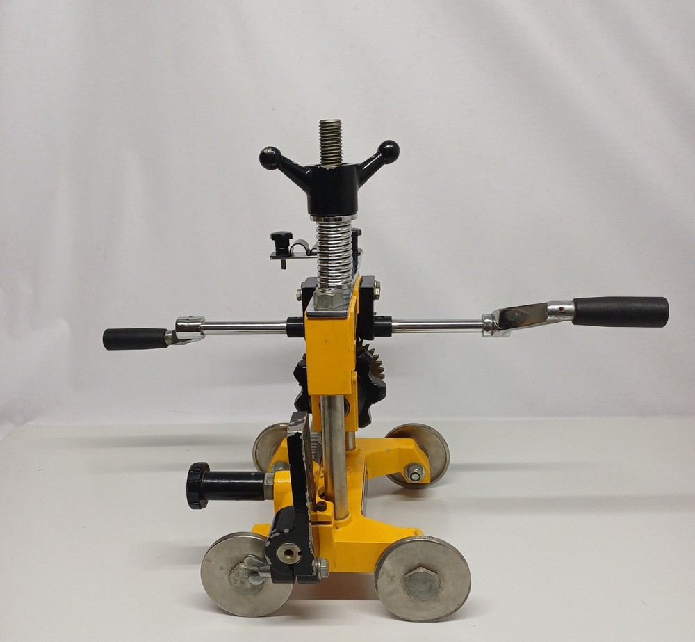 NEW PORTABLE PIPE CUTTING MACHINE 05012010
