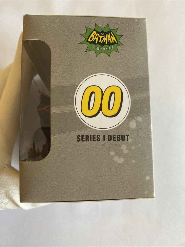 Hallmark NYCC Comic Con Exclusive BATMAN BATMOBILE SQUEELYS VINYL 2016 SIGNED