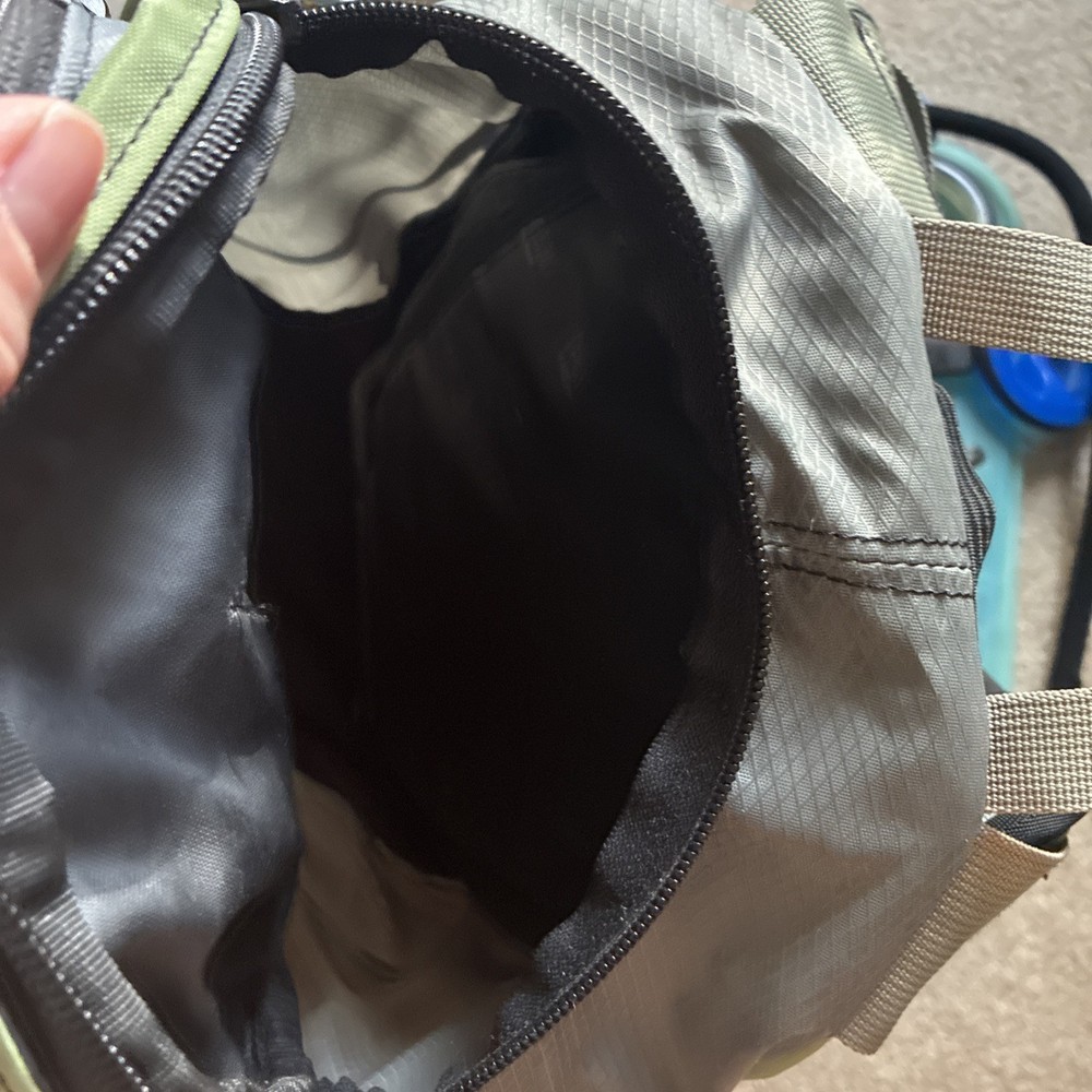 Camelbak Zephyr Gray/Green Hydration Backpack With Bladder