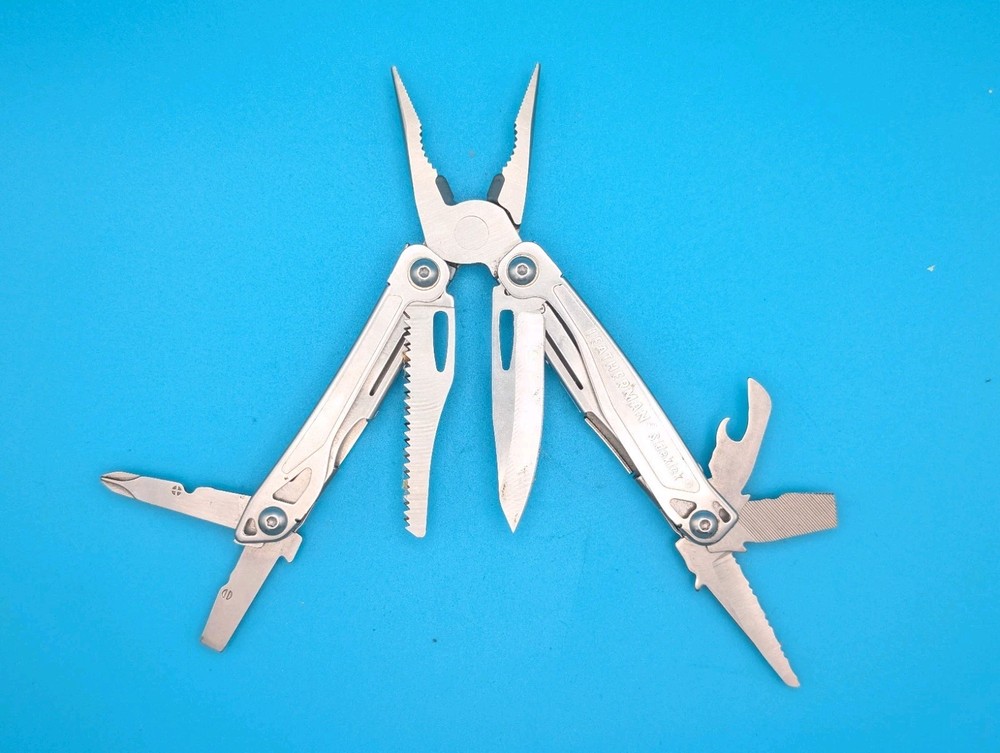 Leatherman Sidekick Multi-Tool! *DAMAGED NAIL FILE*