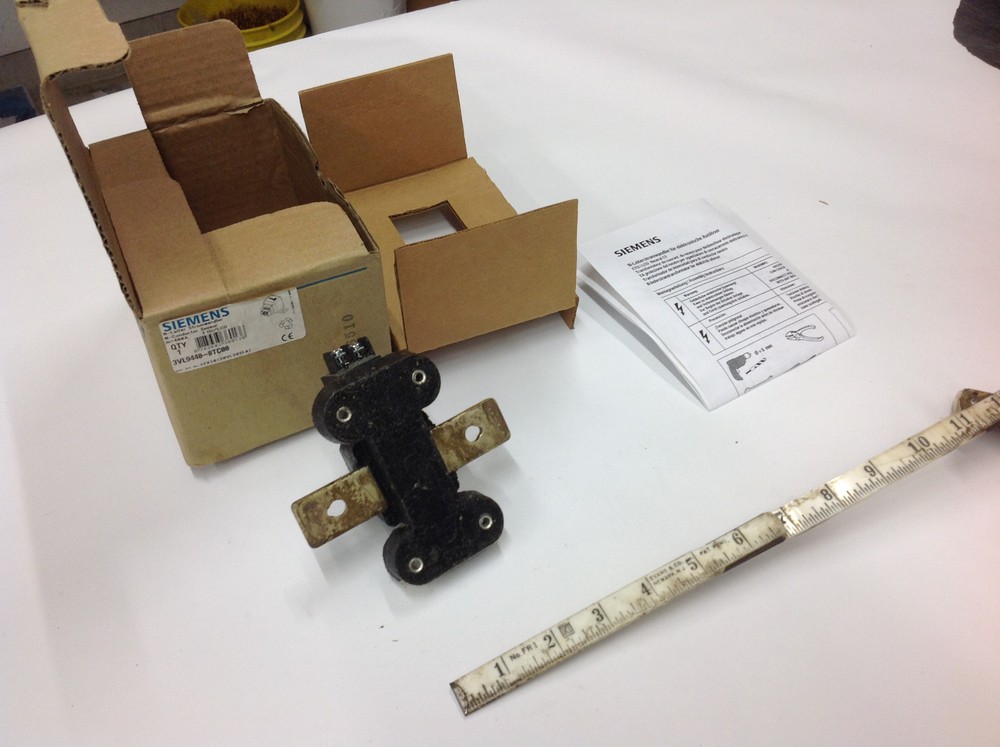 Siemens 3VL9440-8TC00 400A Current Transformer Neutral Conductor Sensor NIB