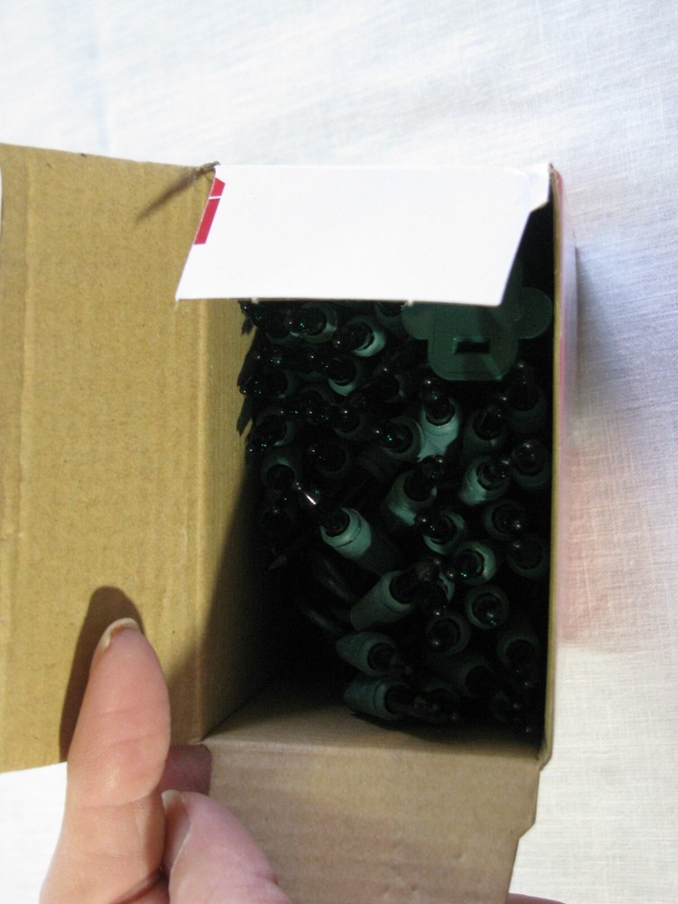 NIOB Everstar Merch 100 Green Mini Lights, Green Wire, 23' OA, String-String r