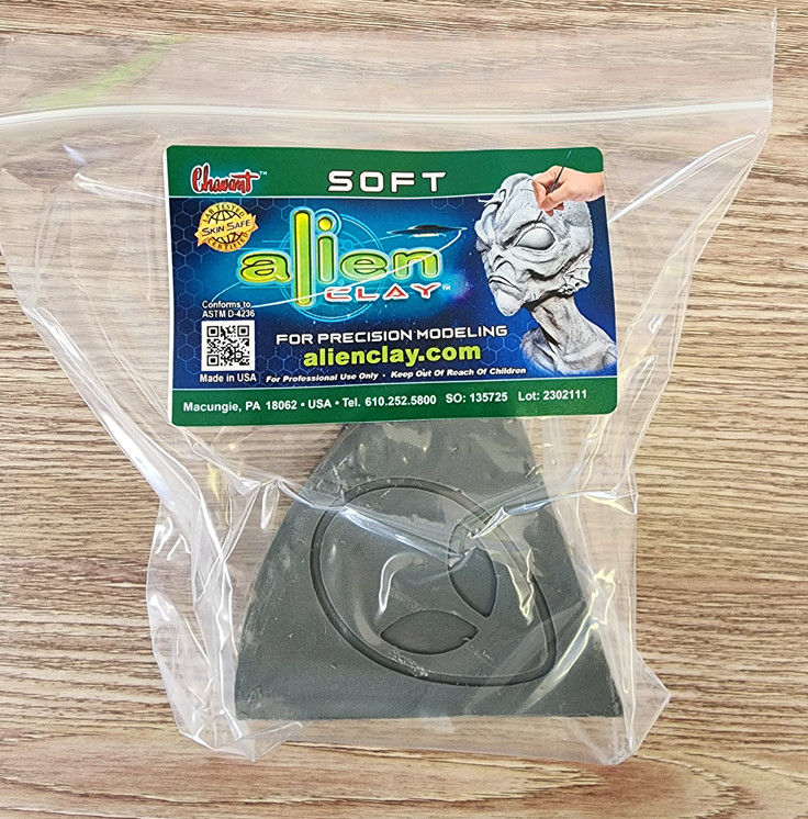 Chavant - Alien Clay Soft - 1 Wedge Sample Size (0.5lb)