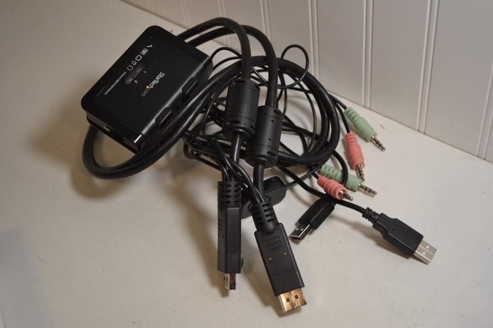 StarTech 2 Port USB DisplayPort KVM Switch SV211DPUA