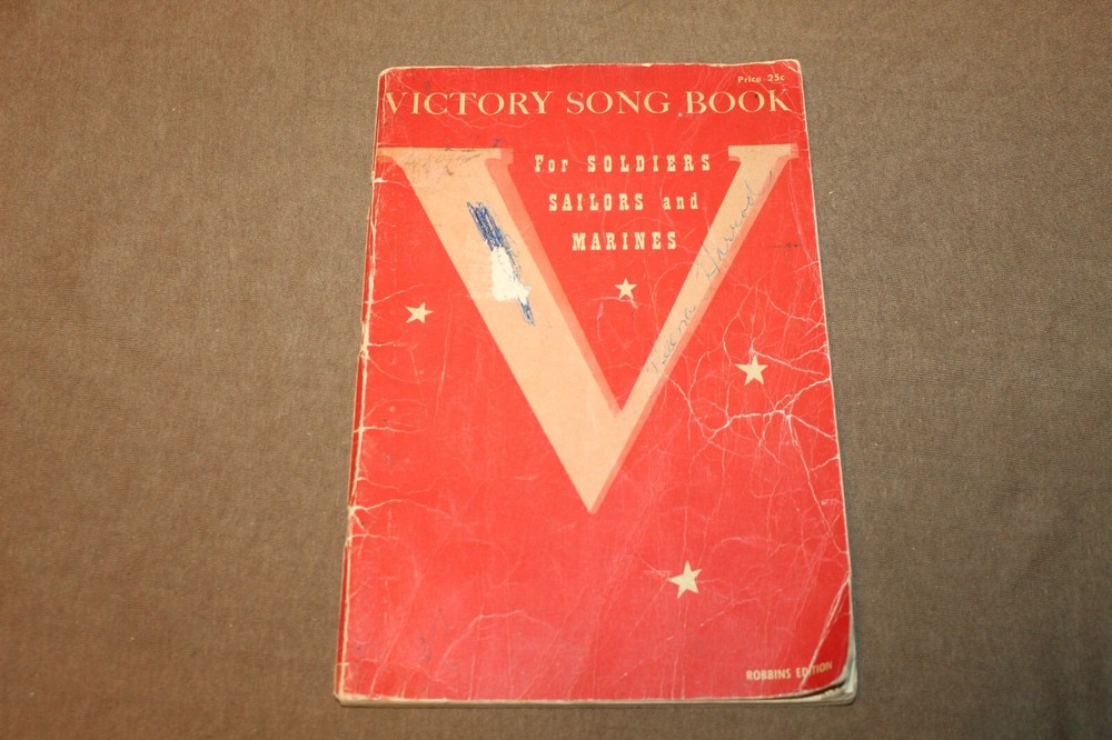 Original Early WW2 U.S. Servicemen's "Victory Song Book" Booklet, 1942 dated