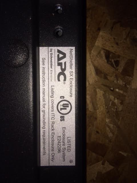 New APC AR3104 Server Rack Enclosure