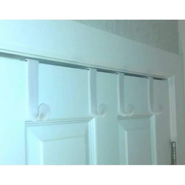 4-Pack of 3.5 in., Plastic Over-The-Door Hangers & Over The Door Hooks white