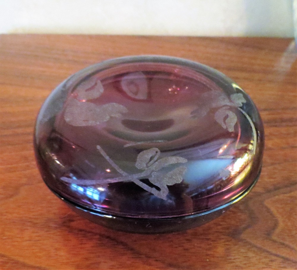 Amethyst Etched Iris Pattern Covered Powder Jar