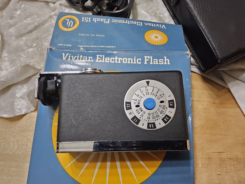 New In Box Vivitar #151 Electronic Flash Unit. TESTED