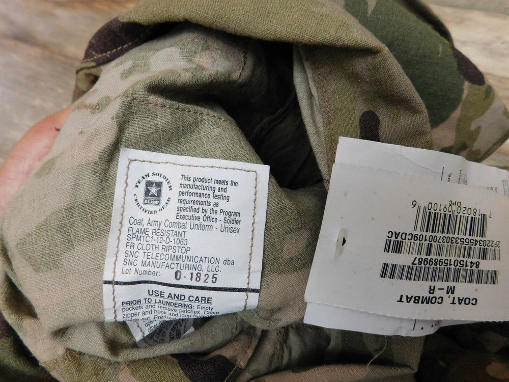 US ARMY OCP FLAME RESISTANT COAT SZ MEDIUM -REGULAR NEW