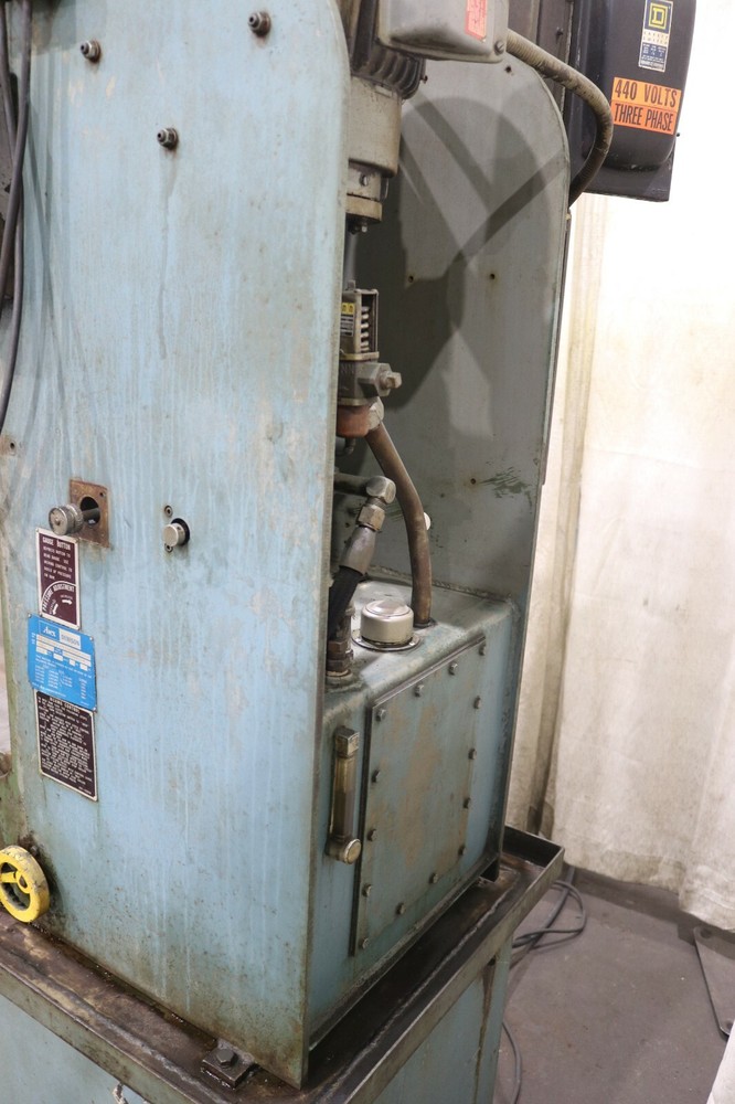 10 TON DENISON HYDRAULIC C FRAME PRESS: YODER #69803