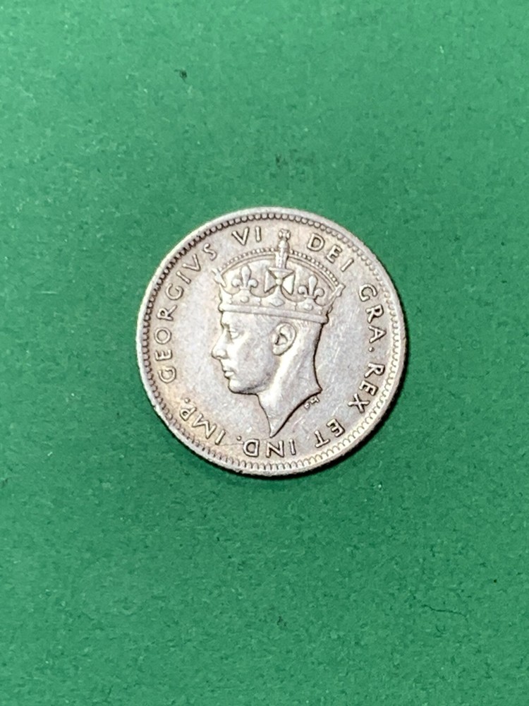 1941 C Newfoundland Silver 10 Cents (A0666)