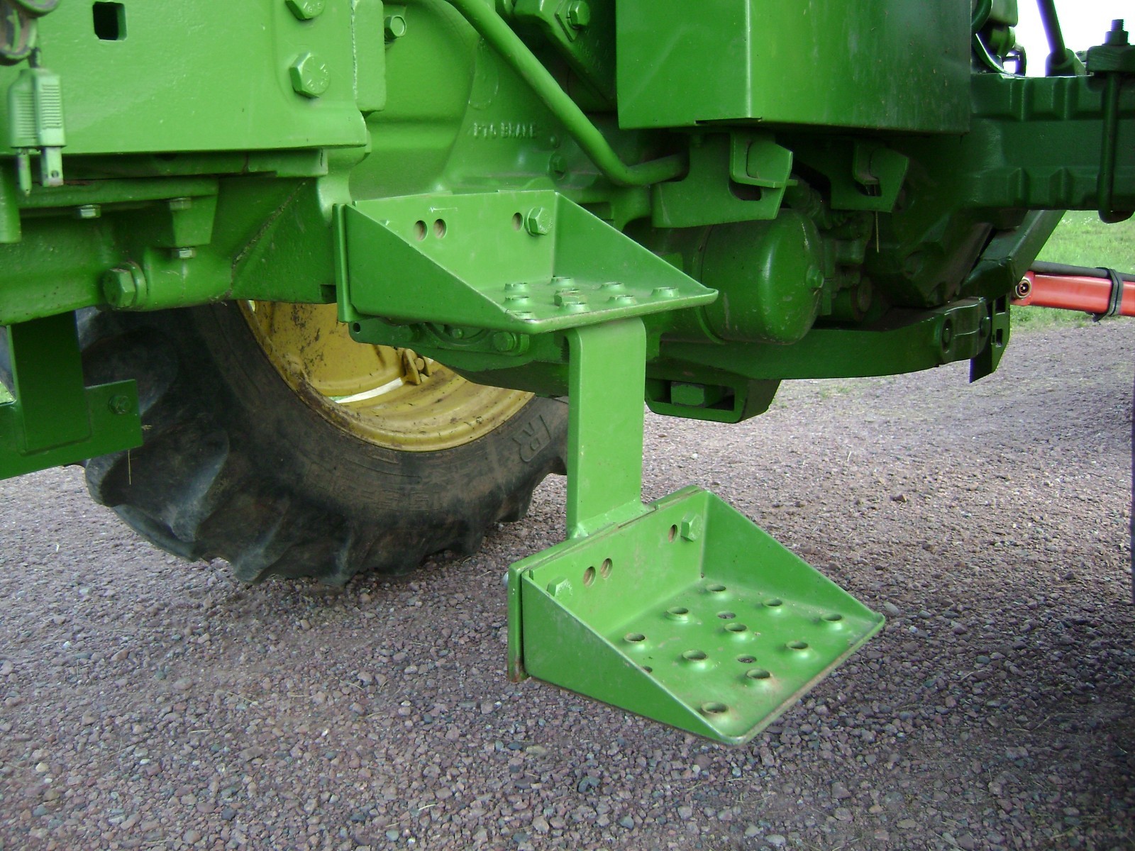 USA - STEP EXTENSION JOHN DEERE 2510 3010 4010 2520 3020 4020 BARE METAL FINISH