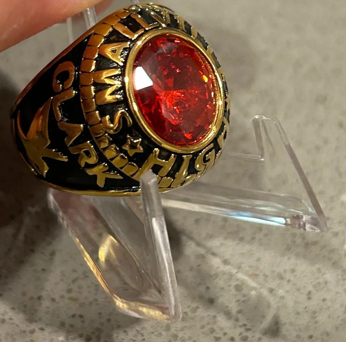 Superman Smallville red Kryptonite Class ring prop replica Tom Welling Clark