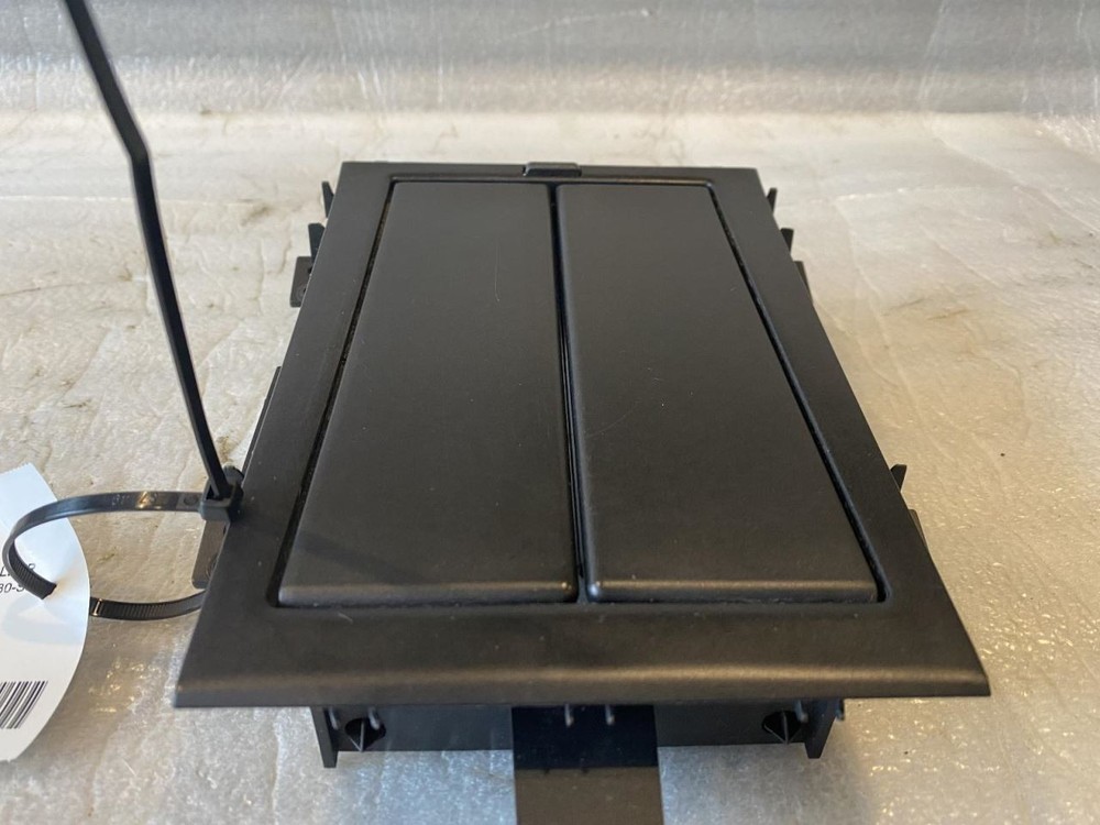 TL 2002 Console Rear 86253