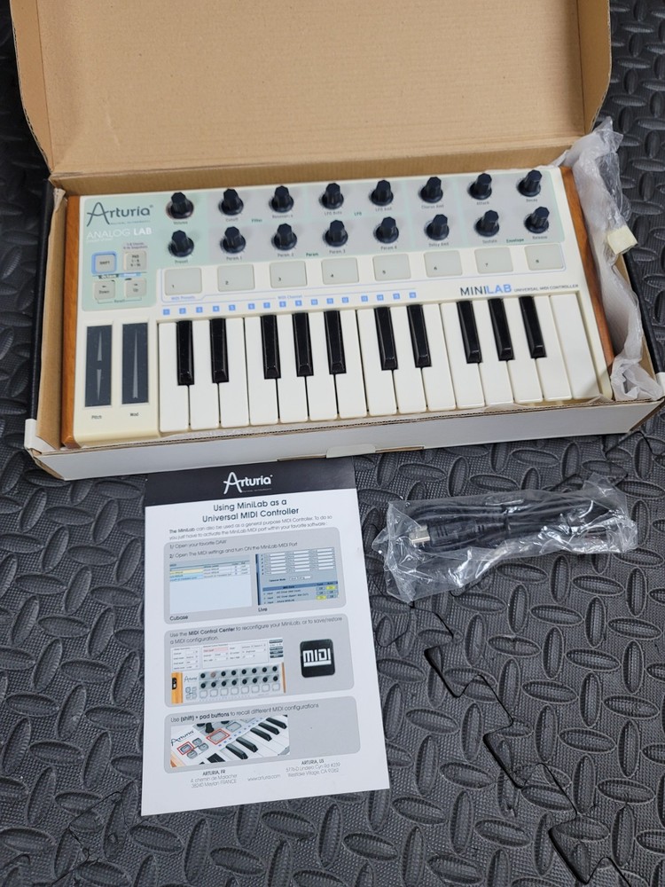 Arturia MINILAB Universal MIDI Controller Keyboard