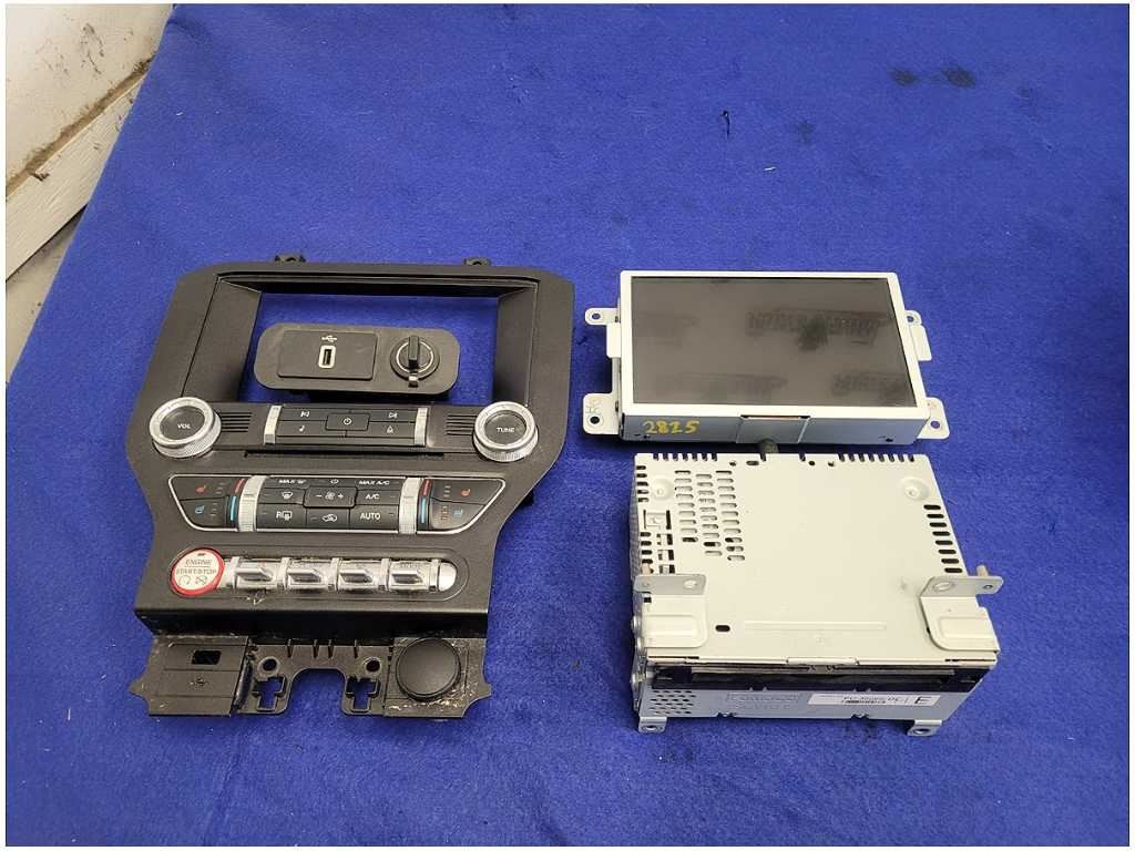 2016 Ford Mustang GT S550 Sync 3 Receiver Nav Audio Face Plate Heated 2825