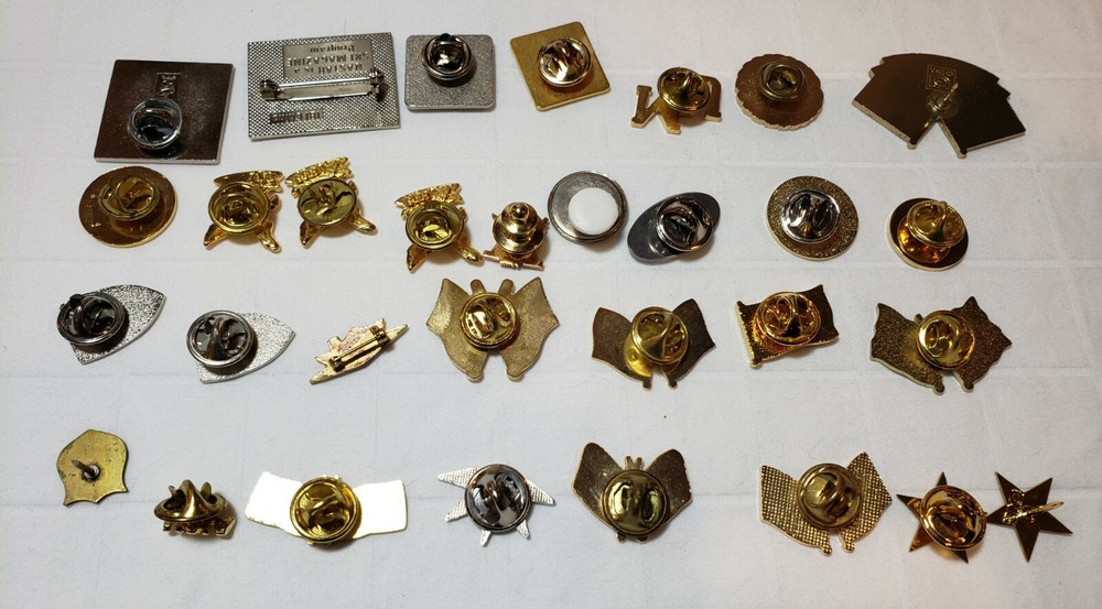 Lapel Pins 31 Pieces Miscellaneous US & British Flags Eagle MU ETC