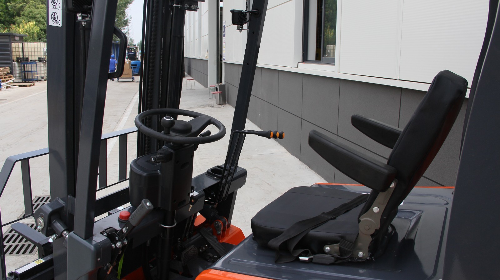 2.5Ton 5500lbs Electric Forklift W/60V 70Ah Charger Lead-acid battery Solid Tire