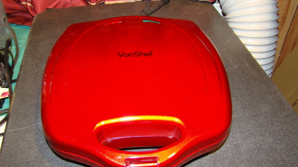 VonShef 12 Mini Doughnut Maker Donut Machine for Kid-Friendly Breakfast/Snacks