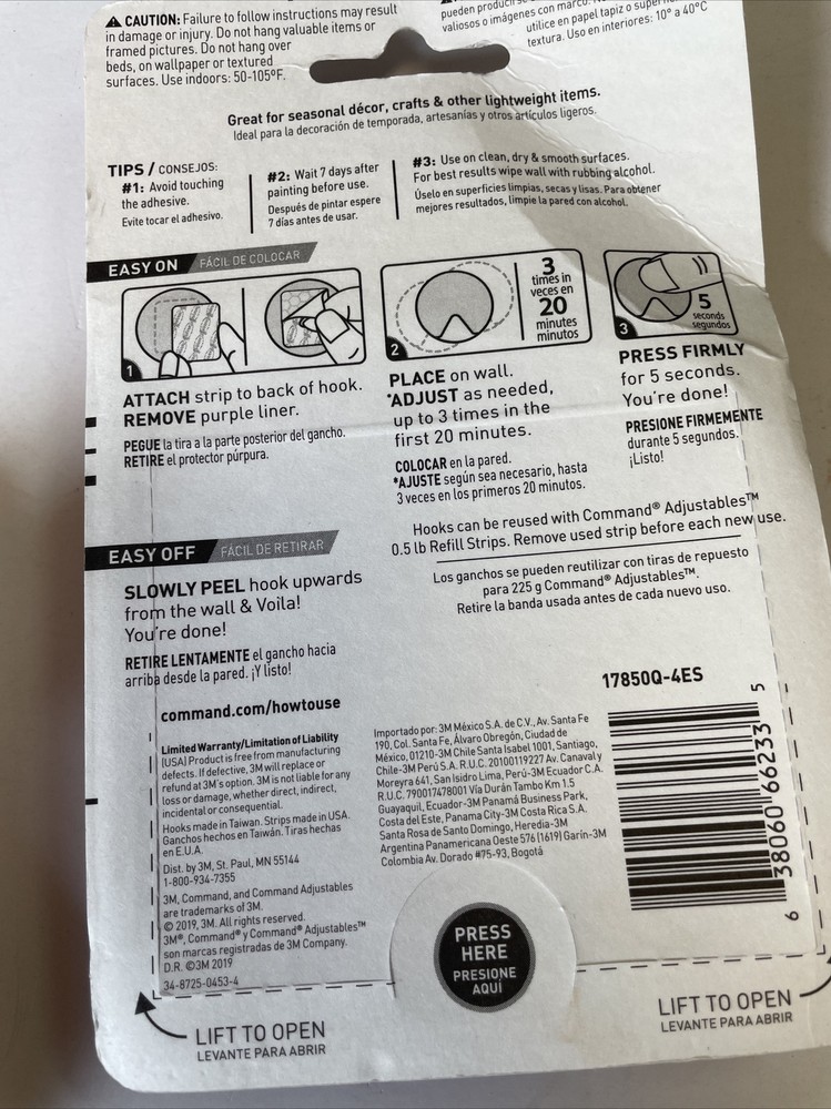 Command 1/2lb Adjustable Repositionable Quartz Decorative Hooks (4hooks/12strip)