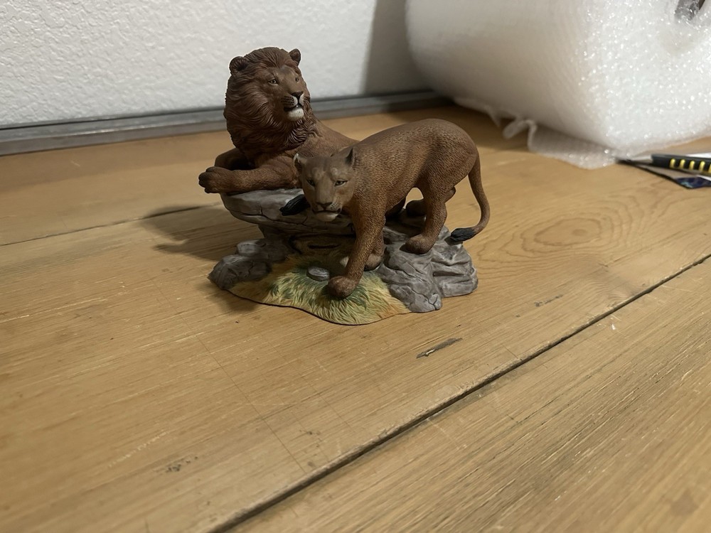 Lennox Lion Scene Pottery