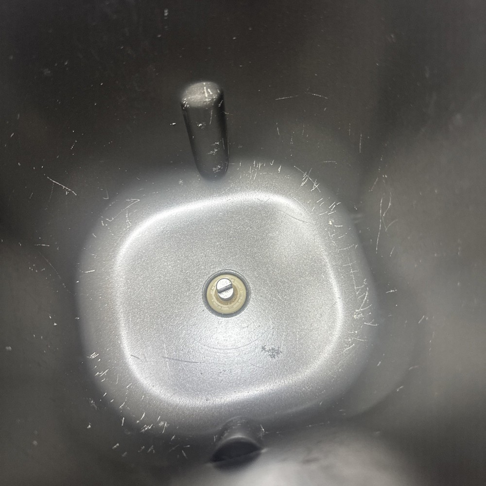 Toastmaster Bread Maker Model 1189s Bread Pan & Paddle Parts And Plastic Cover