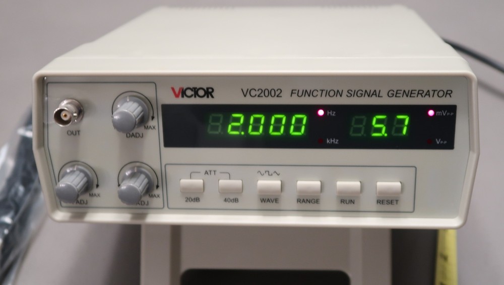 YITENSEN VC2002 Function Signal Generator 8 digit LED display Frequency Voltage