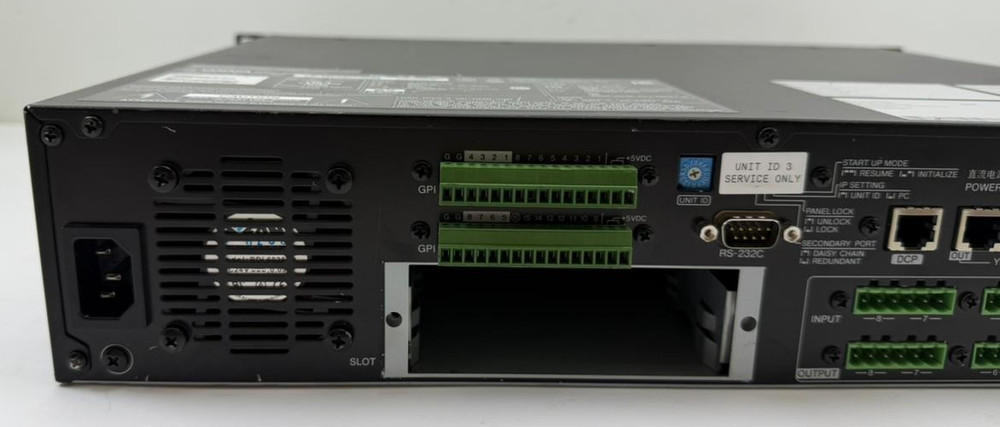 YAMAHA MRX7-D SIGNAL PROCESSOR *POWERS ON-WORKING*