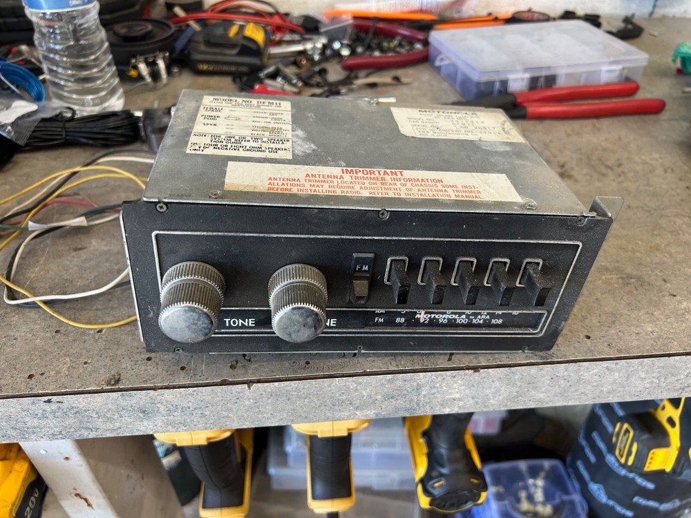 Vintage AM/FM Tuner Part # DFM11, Model # 9032014